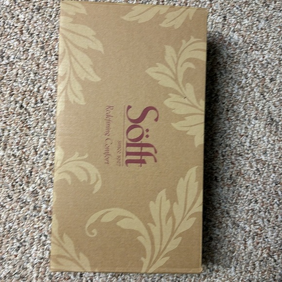 Sofft Alyce perforated sling back booties with original box
#4 - Picture 3 of 11